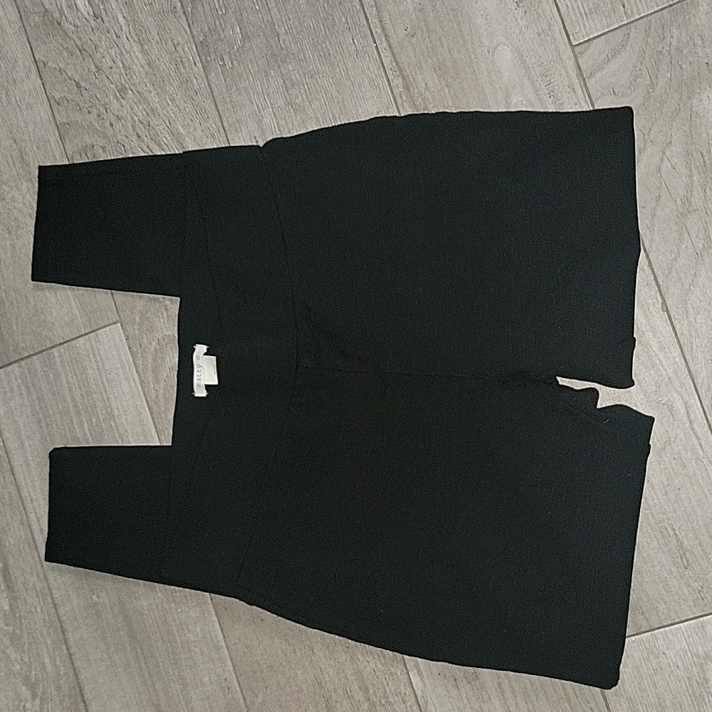 Black stretchy pants